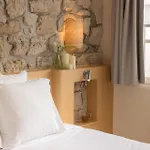 Notre Dame Apartment *