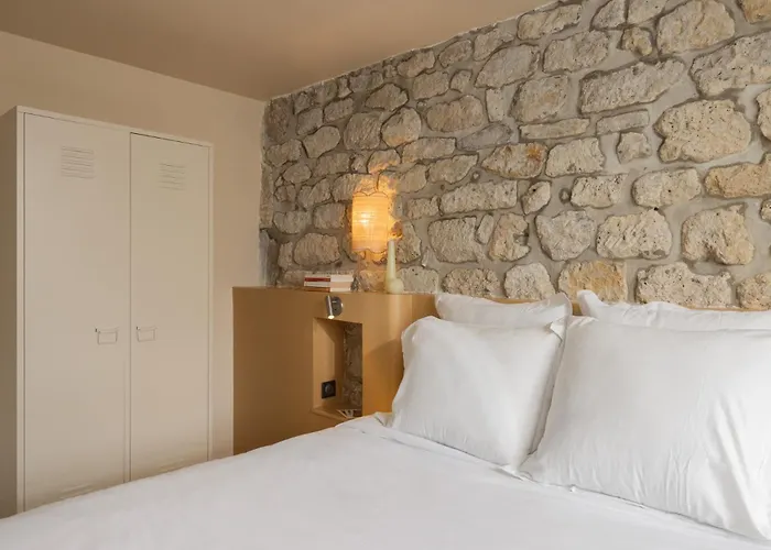 Notre Dame Apartment